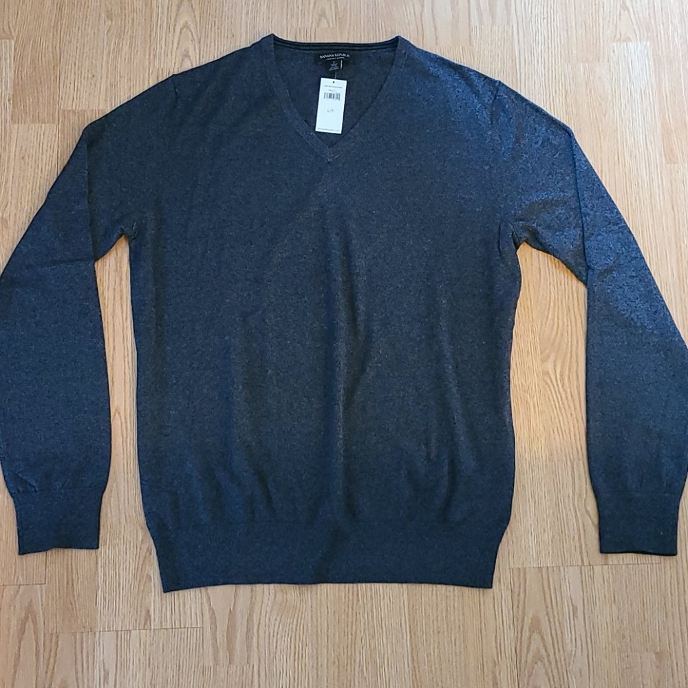 🆕️ Banana Republic Sweater - Size L Tall